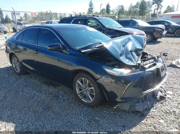 4T1BF1FK3GU239952 2016 TOYOTA CAMRY - Image 1