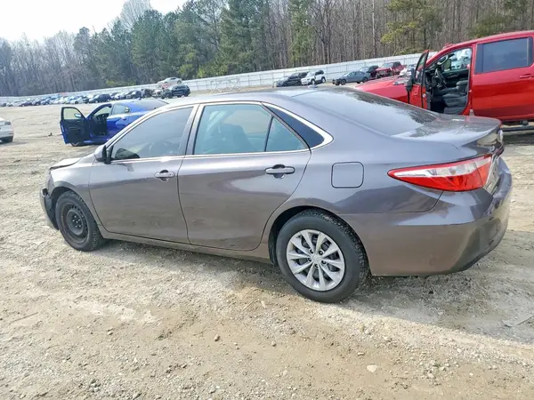 4T1BF1FK3GU241166 2016 TOYOTA CAMRY - Image 2