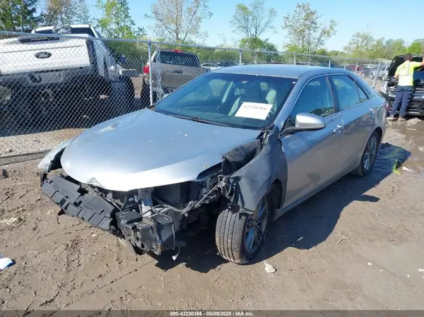 4T1BF1FK3GU243998 2016 TOYOTA CAMRY - Image 2
