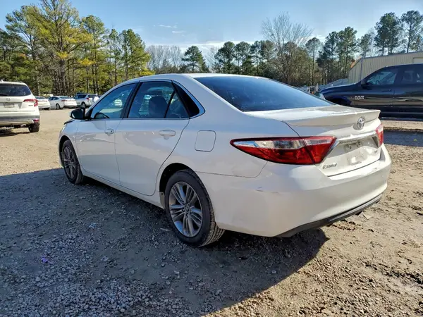 4T1BF1FK3GU244293 2016 TOYOTA CAMRY - Image 2