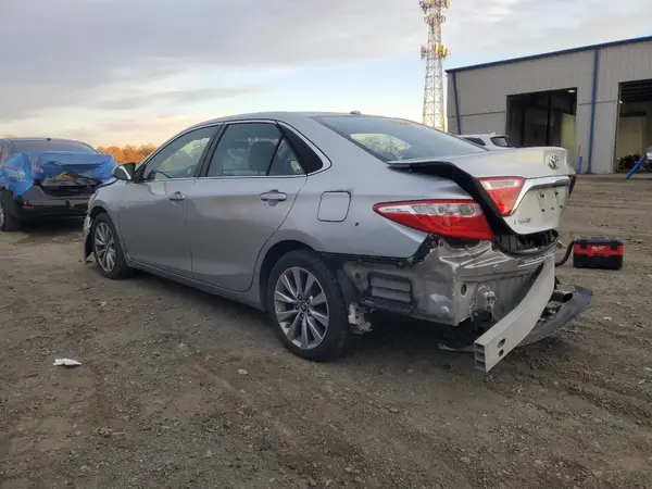 4T1BF1FK3GU245010 2016 TOYOTA CAMRY - Image 2