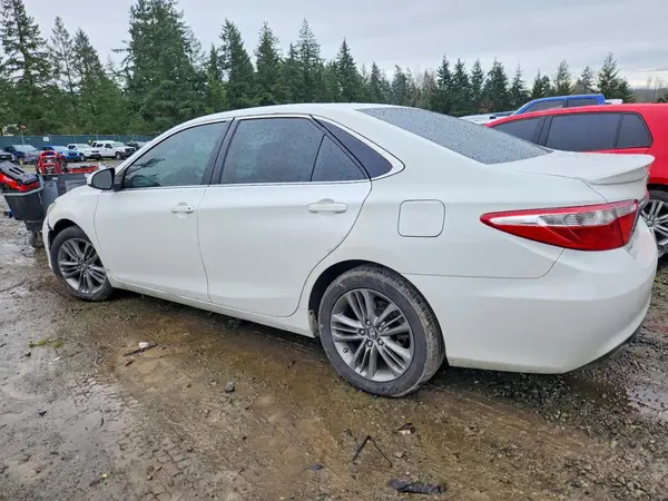 4T1BF1FK3GU246741 2016 TOYOTA CAMRY - Image 2