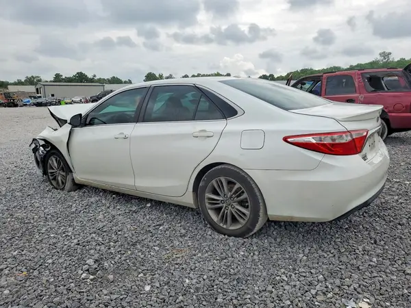 4T1BF1FK3GU251485 2016 TOYOTA CAMRY - Image 2