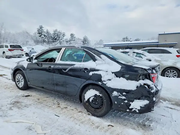 4T1BF1FK3GU252233 2016 TOYOTA CAMRY - Image 2