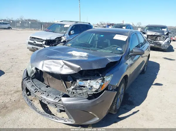 4T1BF1FK3GU253849 2016 TOYOTA CAMRY - Image 2