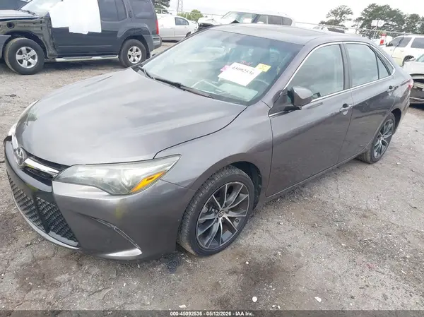 4T1BF1FK3GU255861 2016 TOYOTA CAMRY - Image 2