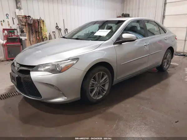 4T1BF1FK3GU258548 2016 TOYOTA CAMRY - Image 2
