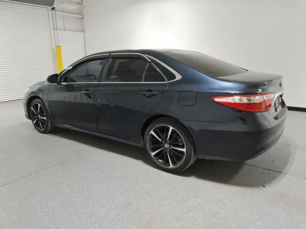 4T1BF1FK3GU259229 2016 TOYOTA CAMRY - Image 2