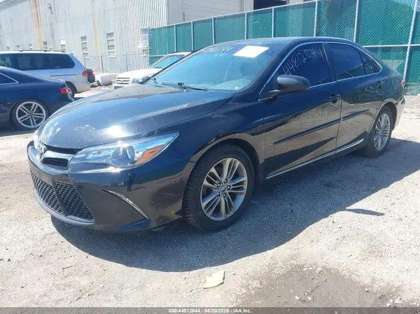 4T1BF1FK3GU260316 2016 TOYOTA CAMRY - Image 2