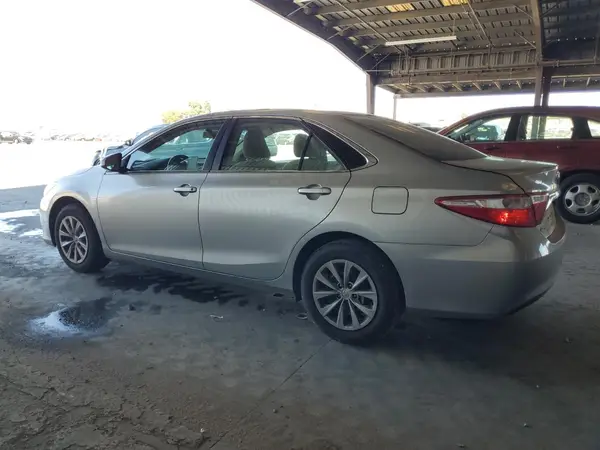 4T1BF1FK3GU260395 2016 TOYOTA CAMRY - Image 2