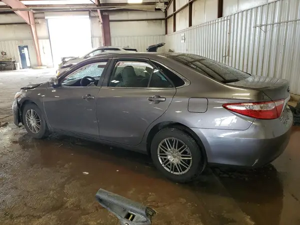 4T1BF1FK3GU260459 2016 TOYOTA CAMRY - Image 2