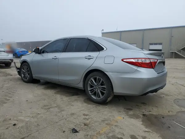 4T1BF1FK3GU261630 2016 TOYOTA CAMRY - Image 2