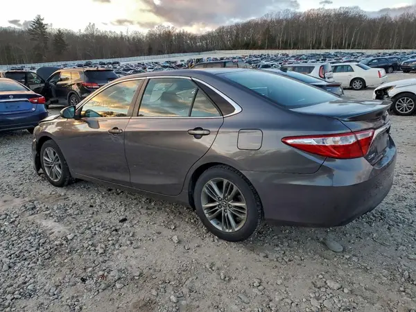 4T1BF1FK3GU263703 2016 TOYOTA CAMRY - Image 2