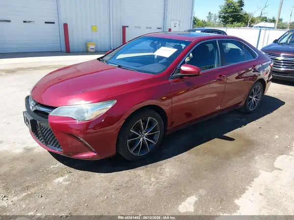 4T1BF1FK3GU501050 2016 TOYOTA CAMRY - Image 2