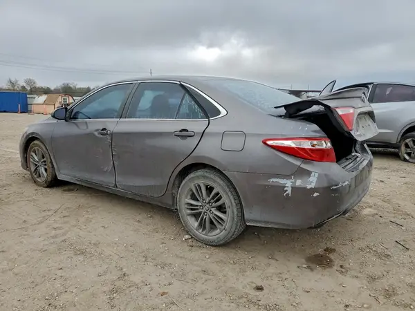 4T1BF1FK3GU502327 2016 TOYOTA CAMRY - Image 2