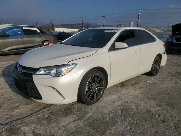 4T1BF1FK3GU504630 2016 TOYOTA CAMRY - Image 1