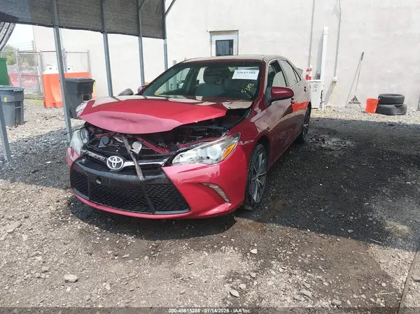 4T1BF1FK3GU506393 2016 TOYOTA CAMRY - Image 2