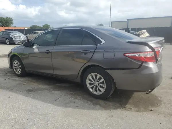 4T1BF1FK3GU508631 2016 TOYOTA CAMRY - Image 2