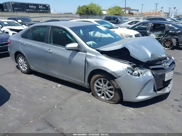 4T1BF1FK3GU510086 2016 TOYOTA CAMRY - Image 1