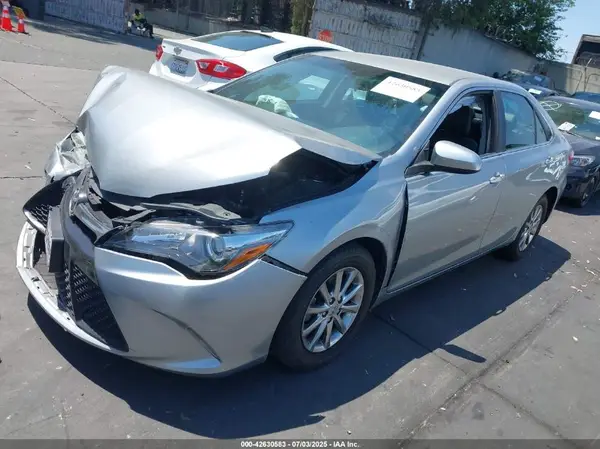 4T1BF1FK3GU510086 2016 TOYOTA CAMRY - Image 2