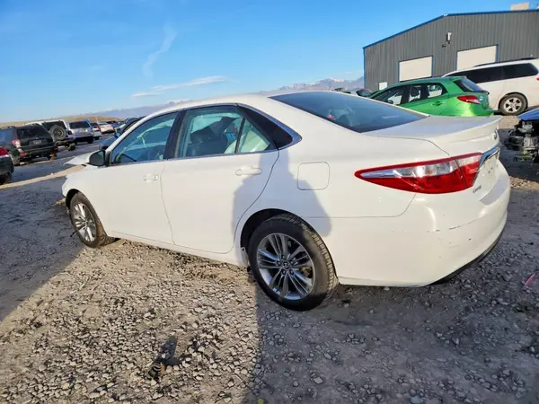 4T1BF1FK3GU514011 2016 TOYOTA CAMRY - Image 2