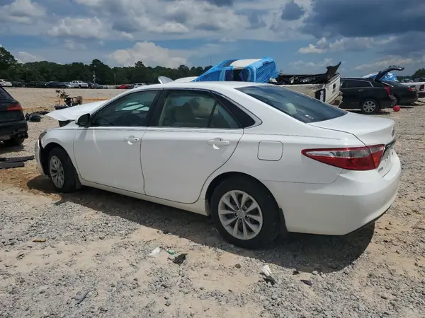 4T1BF1FK3GU518575 2016 TOYOTA CAMRY - Image 2