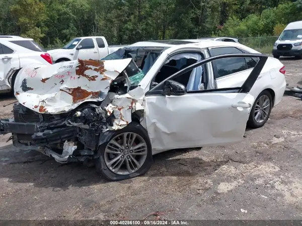 4T1BF1FK3GU520083 2016 TOYOTA CAMRY - Image 2