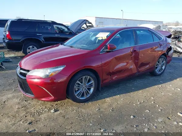 4T1BF1FK3GU520875 2016 TOYOTA CAMRY - Image 2