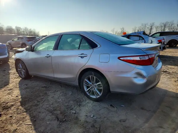 4T1BF1FK3GU522061 2016 TOYOTA CAMRY - Image 2