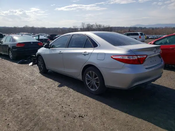 4T1BF1FK3GU523114 2016 TOYOTA CAMRY - Image 2