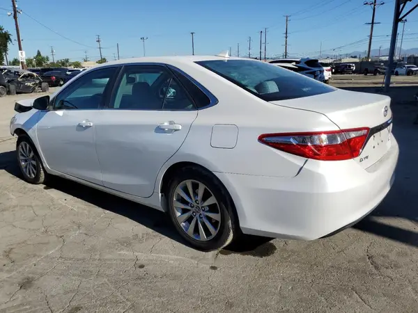 4T1BF1FK3GU525123 2016 TOYOTA CAMRY - Image 2