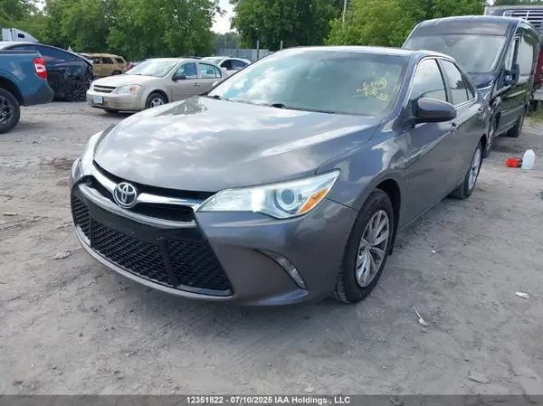 4T1BF1FK3GU525266 2016 TOYOTA CAMRY - Image 2