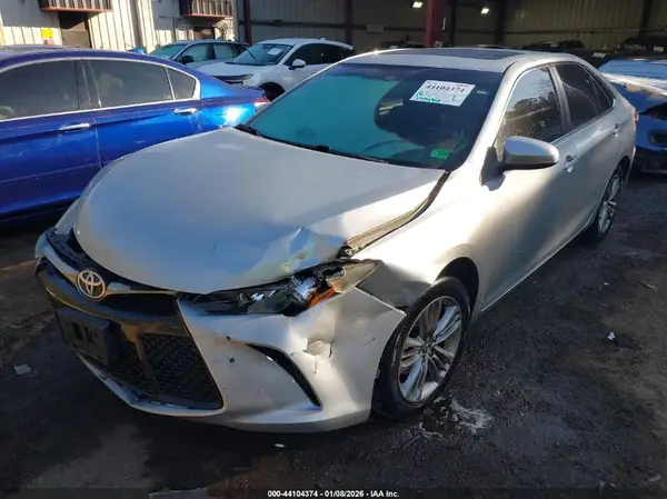 4T1BF1FK3GU526093 2016 TOYOTA CAMRY - Image 2