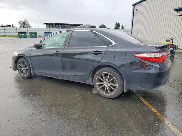 4T1BF1FK3GU526479 2016 TOYOTA CAMRY - Image 2
