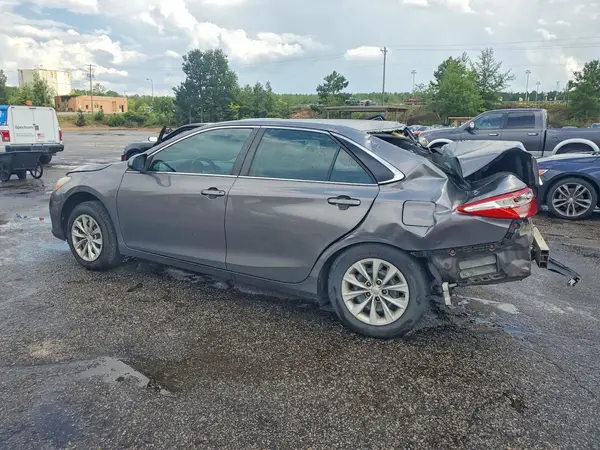 4T1BF1FK3GU528328 2016 TOYOTA CAMRY - Image 2