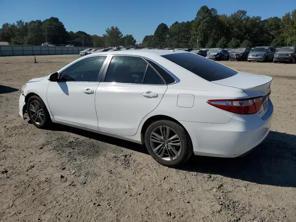 4T1BF1FK3GU528930 2016 TOYOTA CAMRY - Image 2