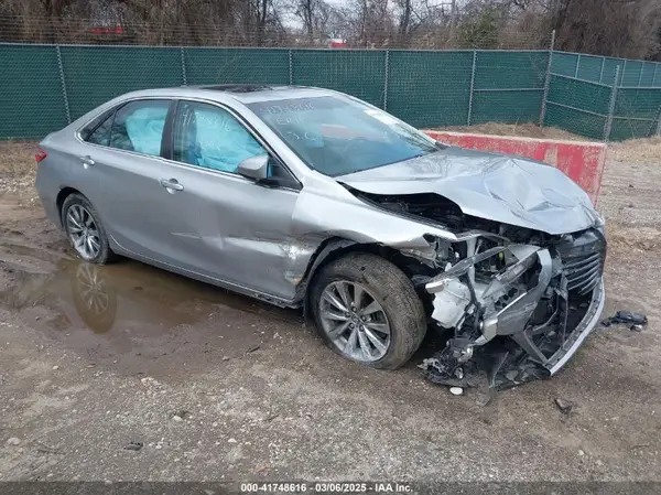 4T1BF1FK3GU530001 2016 TOYOTA CAMRY - Image 1