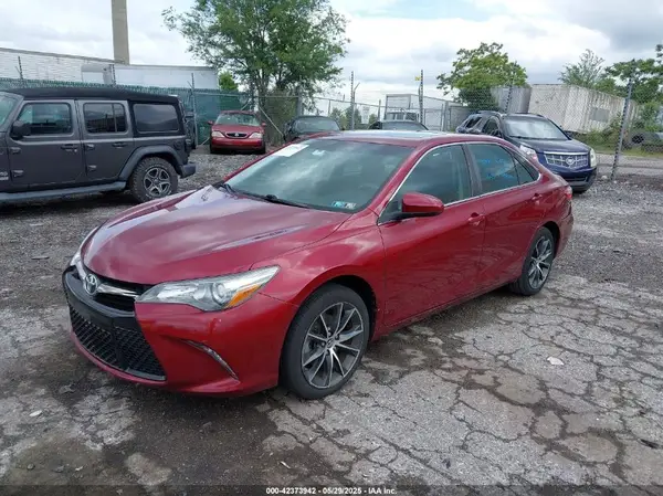 4T1BF1FK3GU531746 2016 TOYOTA CAMRY - Image 2