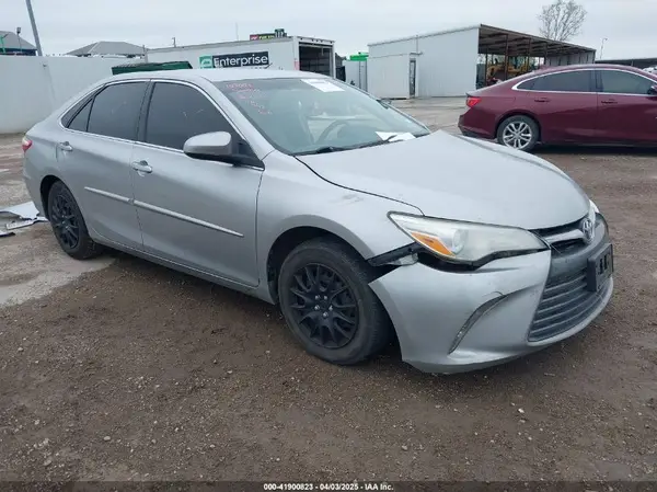 4T1BF1FK3GU532377 2016 TOYOTA CAMRY - Image 1
