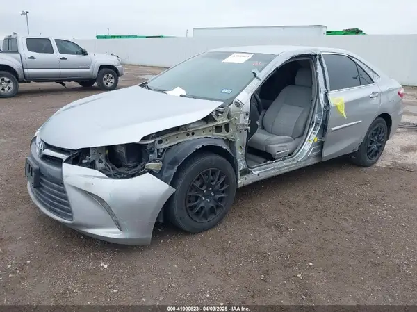 4T1BF1FK3GU532377 2016 TOYOTA CAMRY - Image 2