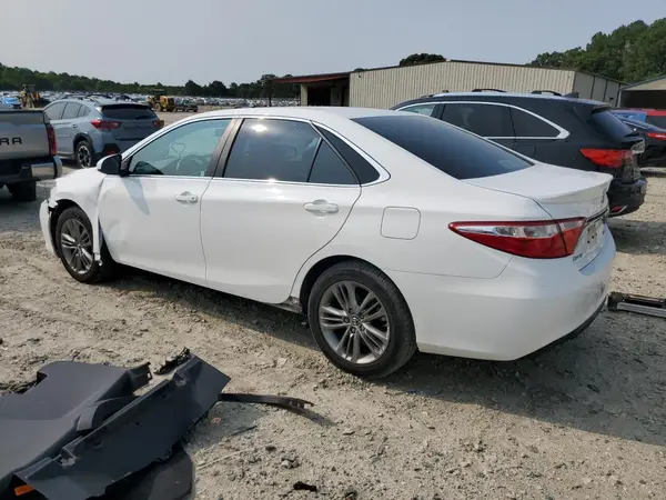 4T1BF1FK3GU532606 2016 TOYOTA CAMRY - Image 2