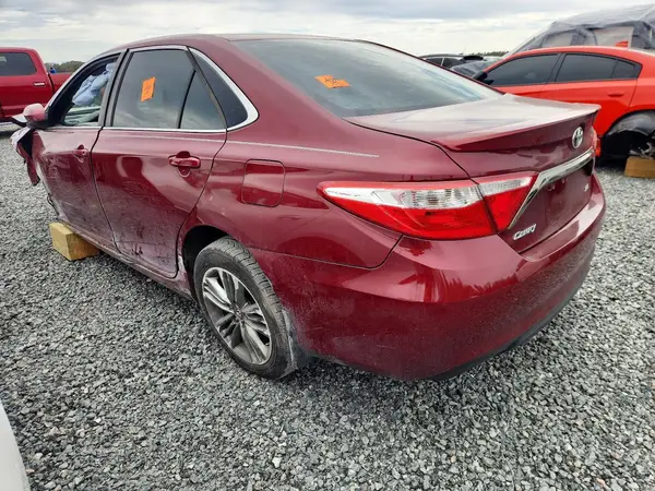 4T1BF1FK3GU535621 2016 TOYOTA CAMRY - Image 2