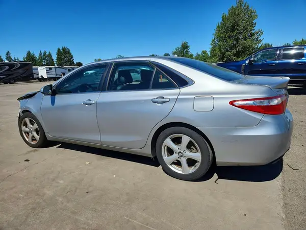 4T1BF1FK3GU535747 2016 TOYOTA CAMRY - Image 2