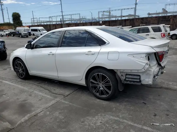 4T1BF1FK3GU537448 2016 TOYOTA CAMRY - Image 2