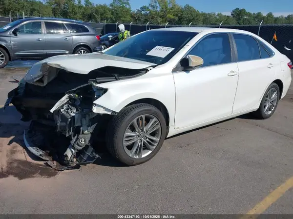 4T1BF1FK3GU540141 2016 TOYOTA CAMRY - Image 2