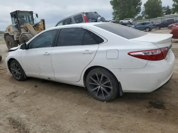 4T1BF1FK3GU540785 2016 TOYOTA CAMRY - Image 2
