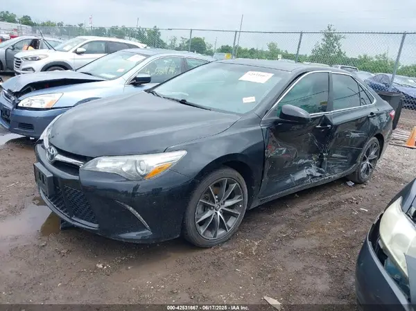 4T1BF1FK3GU544626 2016 TOYOTA CAMRY - Image 2