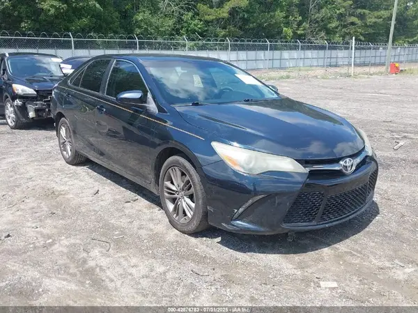 4T1BF1FK3GU545372 2016 TOYOTA CAMRY - Image 1