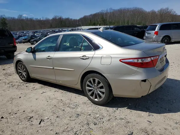 4T1BF1FK3GU545906 2016 TOYOTA CAMRY - Image 2