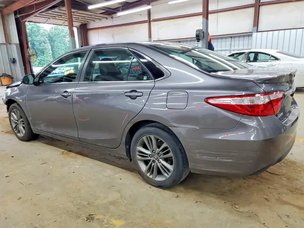 4T1BF1FK3GU547686 2016 TOYOTA CAMRY - Image 2